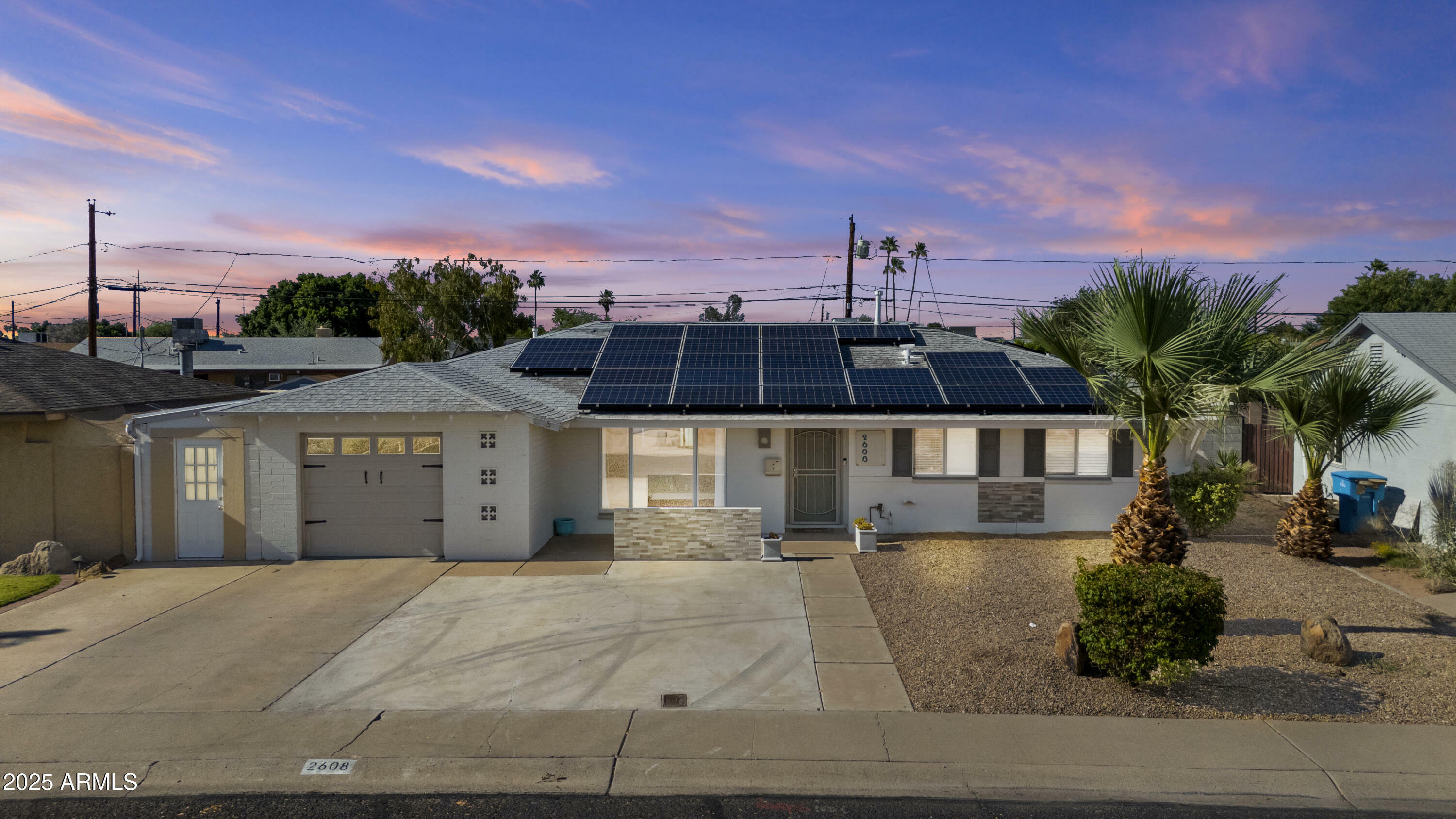 Property Photo: 2608 W Columbine Drive AZ 85029