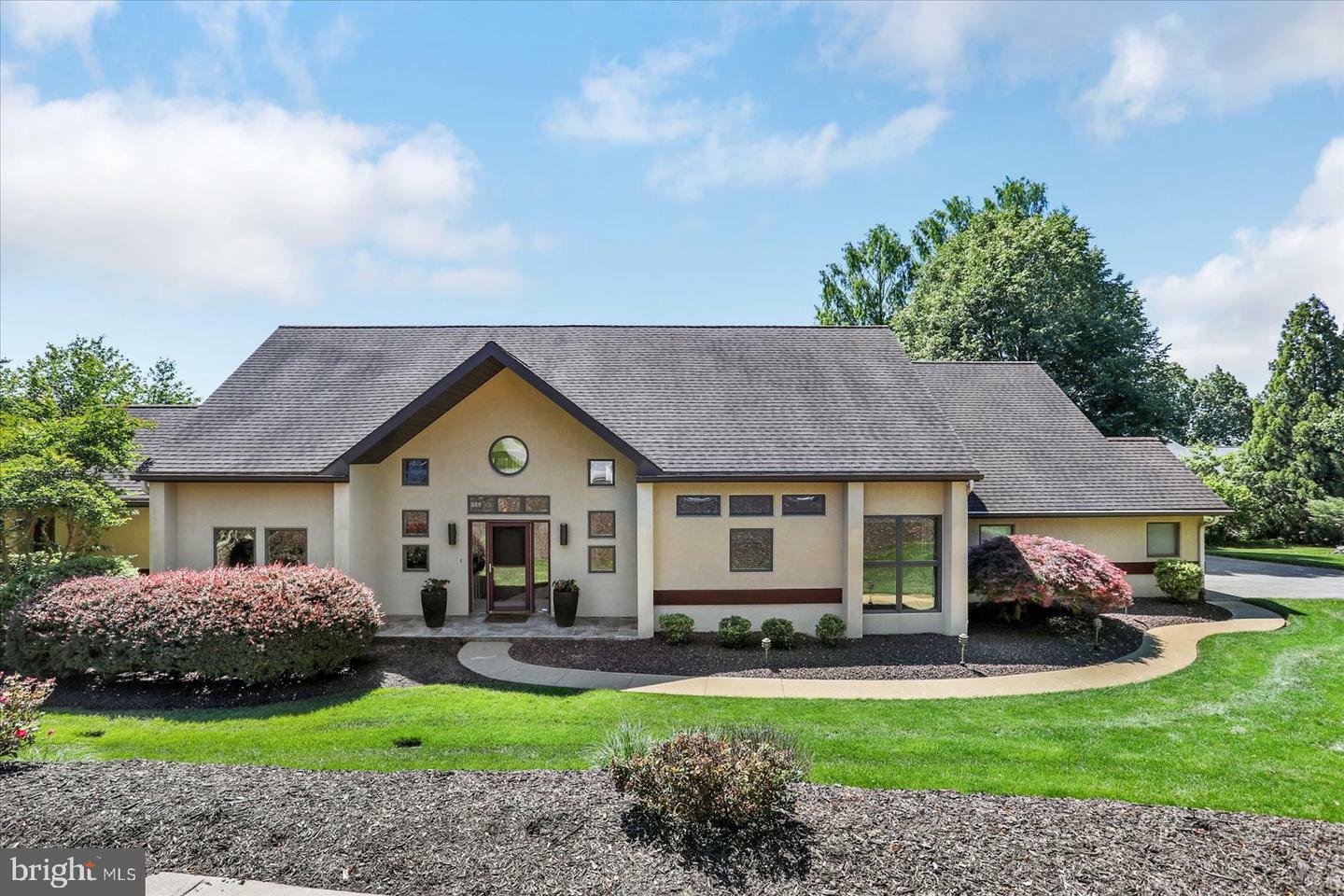 Property Photo: 3350 Saint Johns Court PA 17406