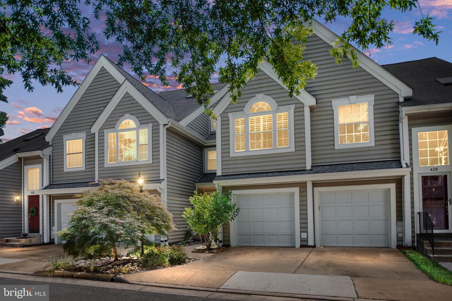 Property Photo: 426 Fortress Way VA 22125