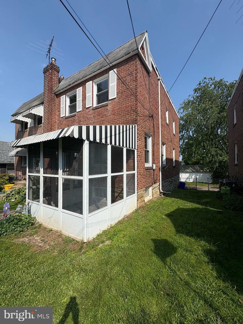 Property Photo:  649 Poplar Street  PA 19079 