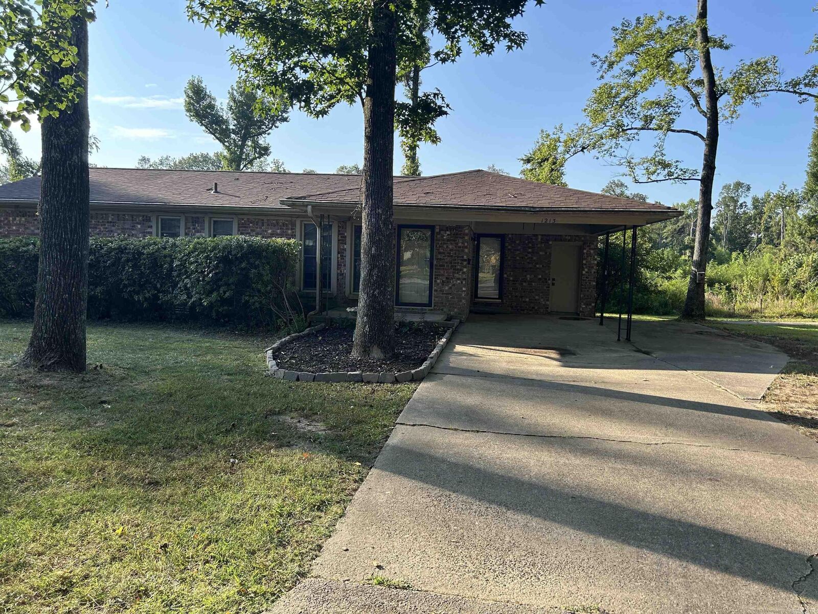 Property Photo: 1213 Eastview Drive AR 72076