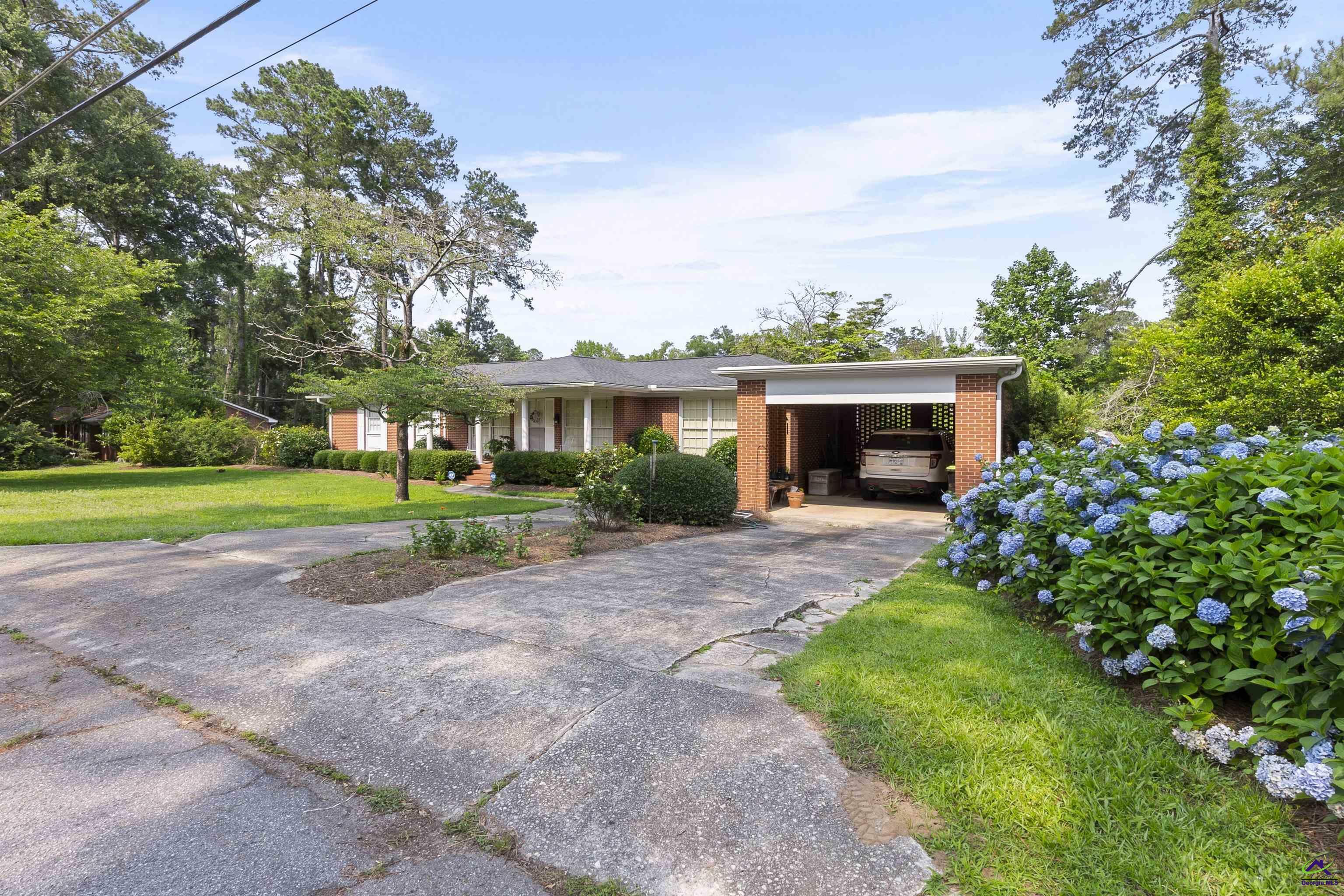 Property Photo: 518 College Street GA 31063