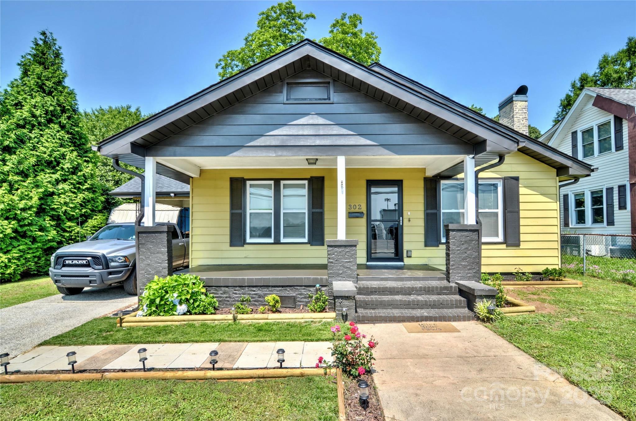 Property Photo: 302 Griffith Road NC 28112