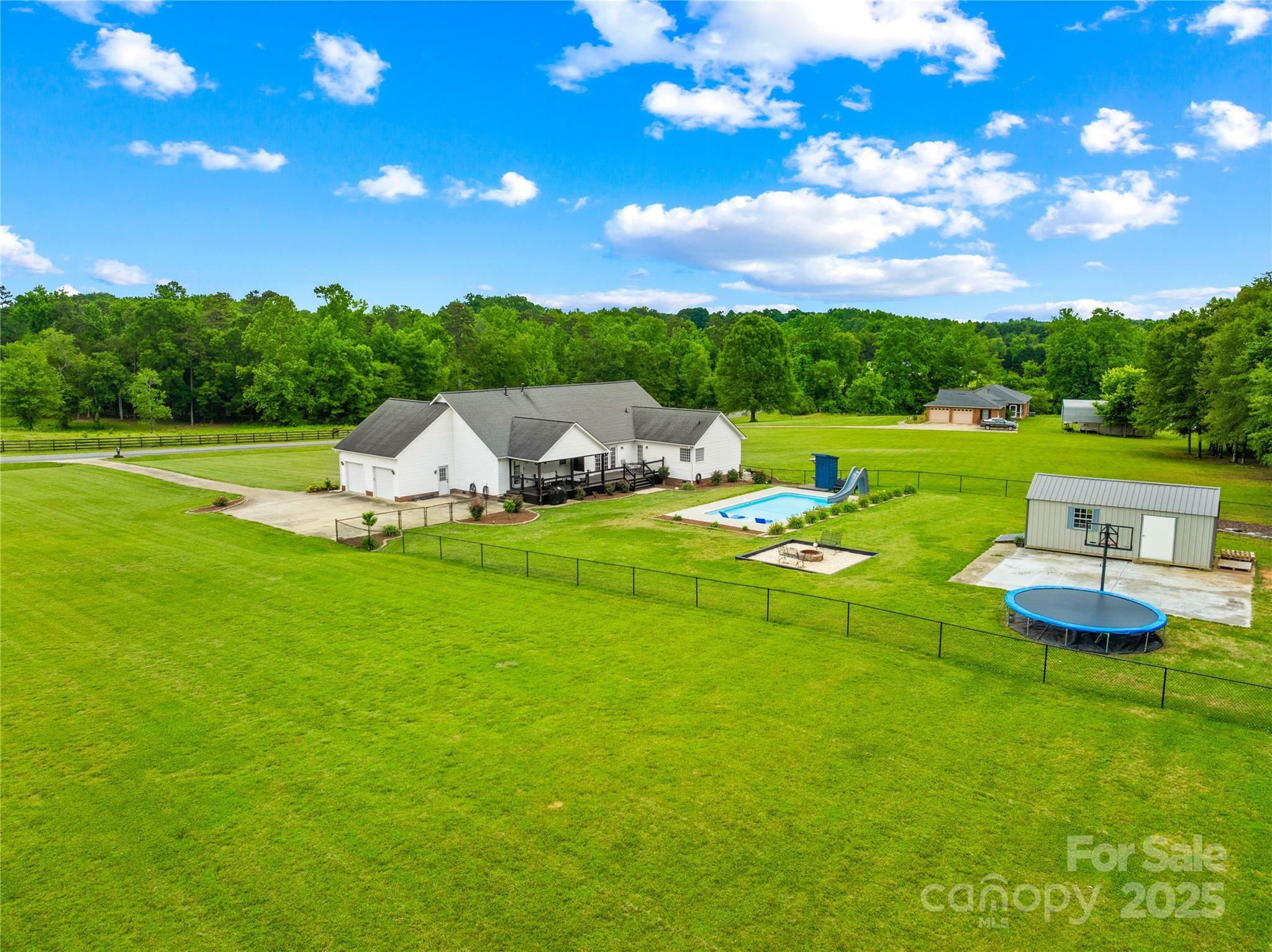 Property Photo: 106 Laren Road NC 28152