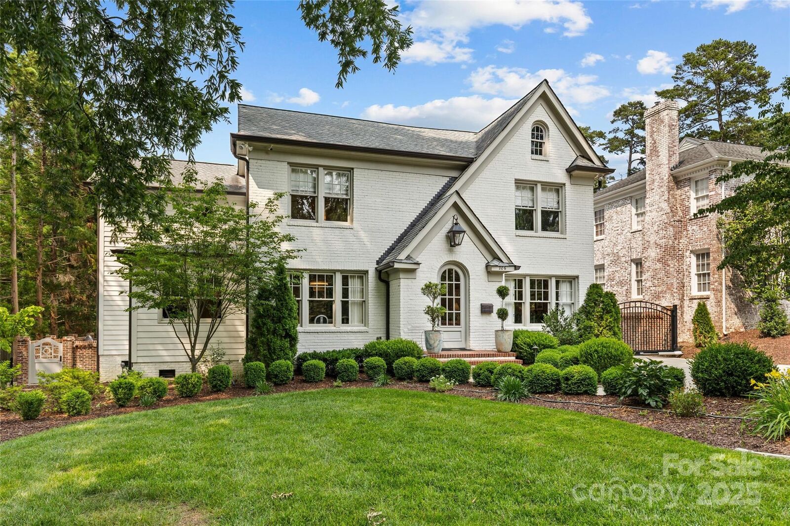 Property Photo:  206 Hillside Avenue  NC 28209 