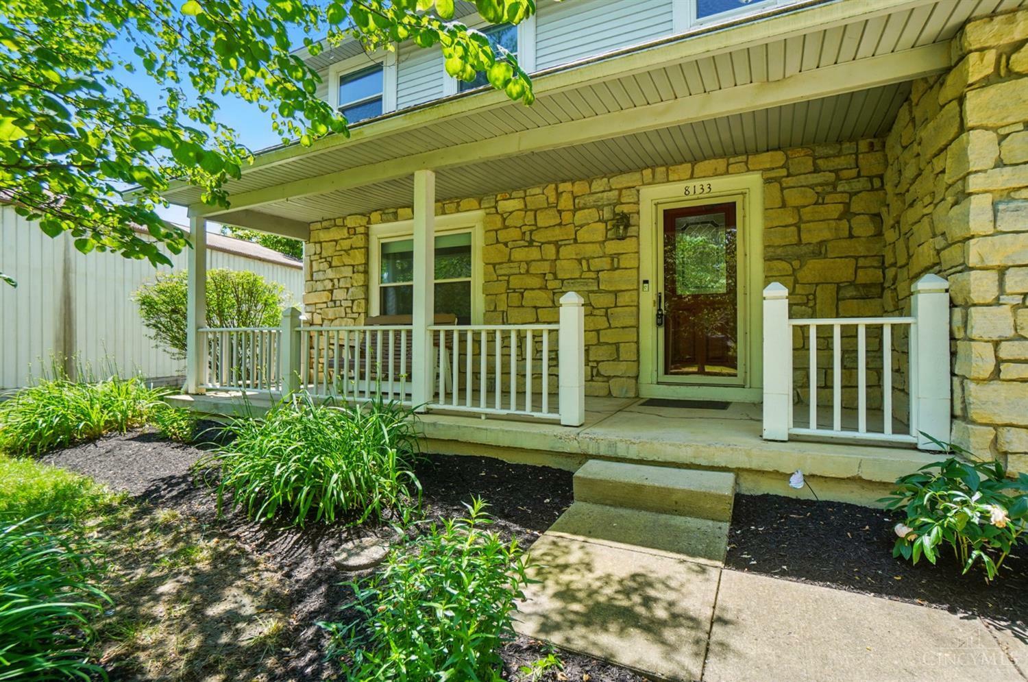 Property Photo: 8133 Saddleback Place OH 45039
