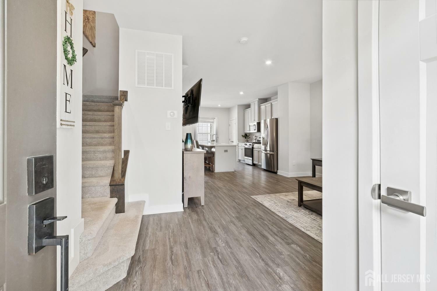 Property Photo:  