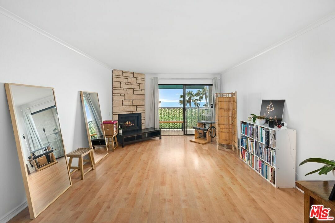 Property Photo: 26664 Seagull Way CA 90265