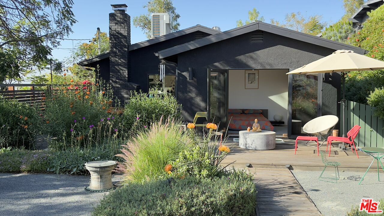 Property Photo: 1407 Randall Ct CA 90065