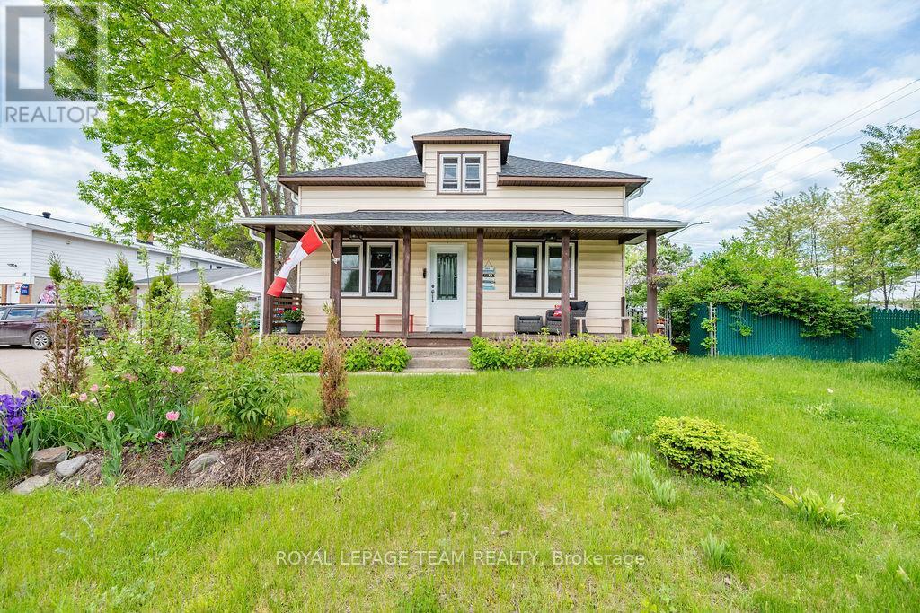Property Photo: 1009 Lake Street ON K0J 2J0