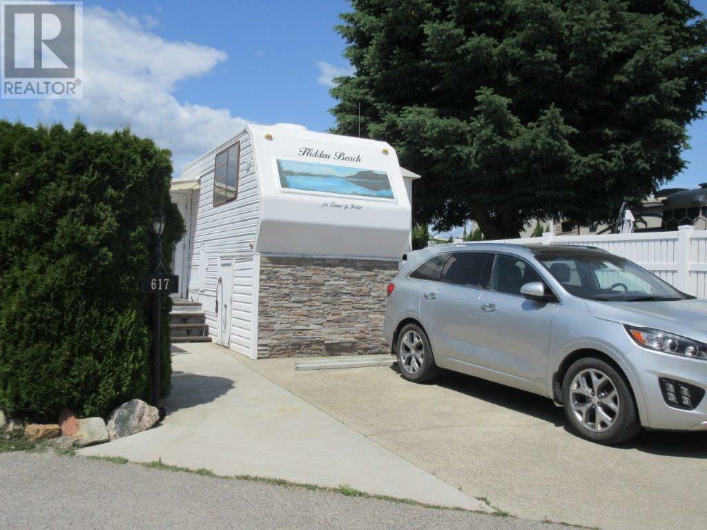 Property Photo: 415 Commonwealth Road 617 BC V4V 1P4