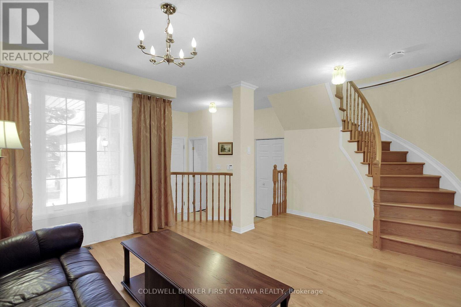 Property Photo: 41 Tobermory Crescent ON K2K 2S2