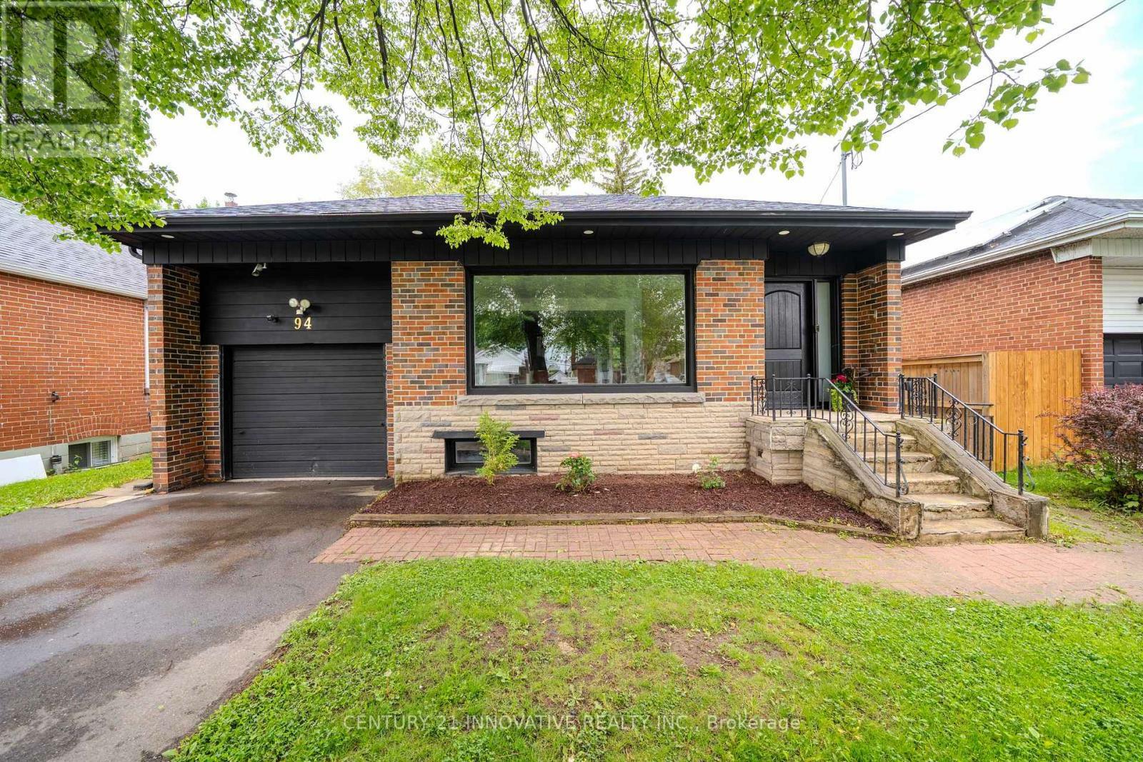 Property Photo: 94 Lynvalley Crescent ON M1R 2V4