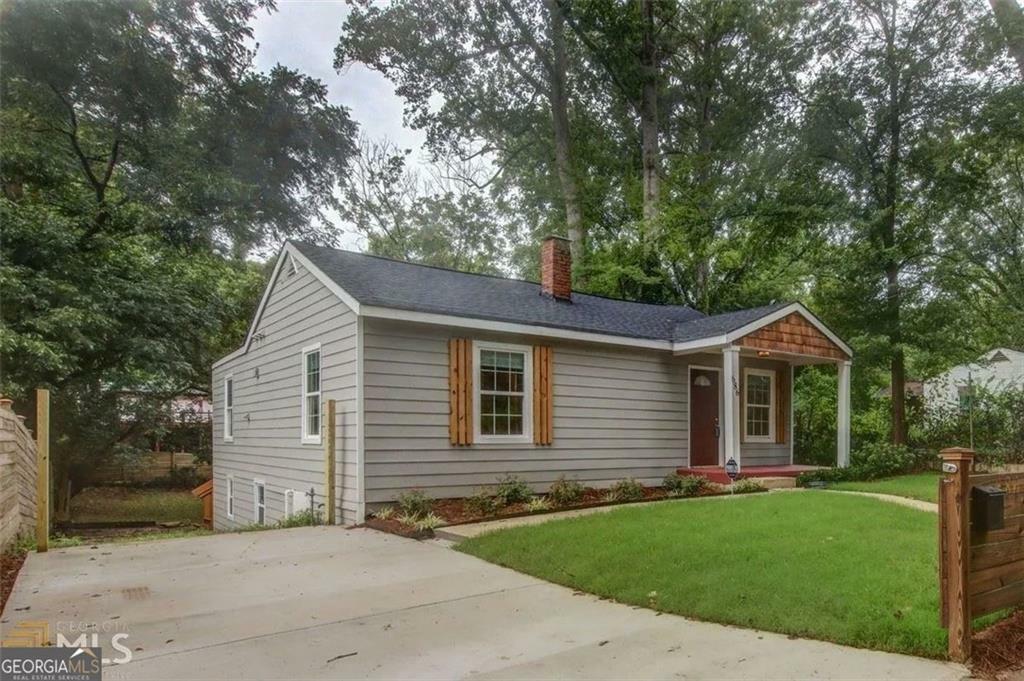 Property Photo: 686 Center Hill Avenue Northwest Avenue GA 30318