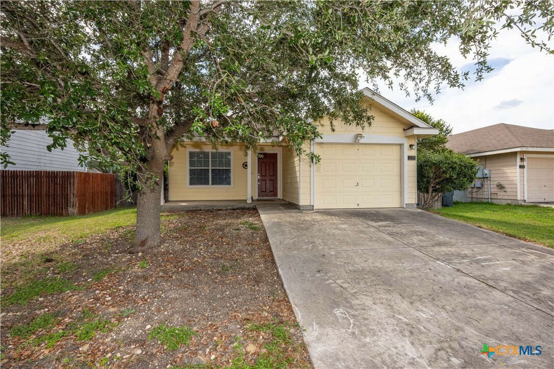 3259 Wren Brook Drive  New Braunfels TX 78130 photo