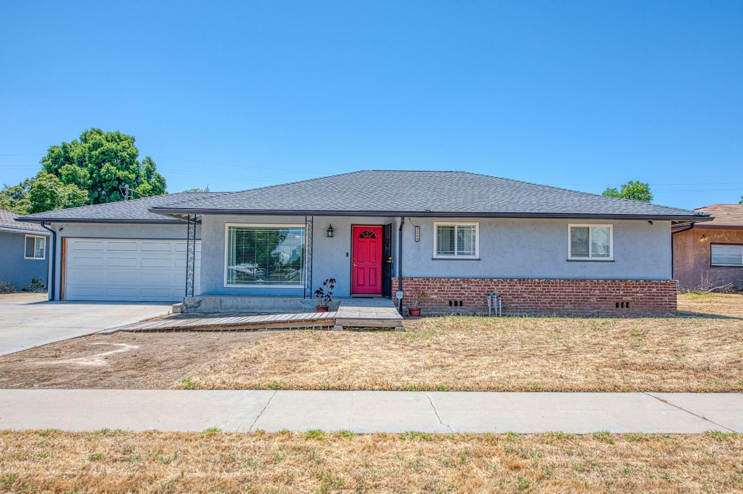Property Photo:  5245 N Augusta Street  CA 93710 