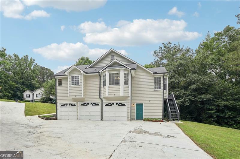 Property Photo: 4005 Greentree Court GA 30135