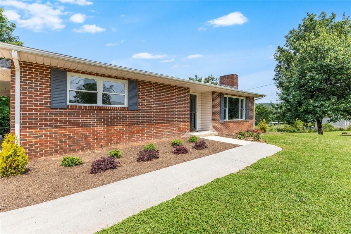 Property Photo:  261 County Road 265  TN 37826 