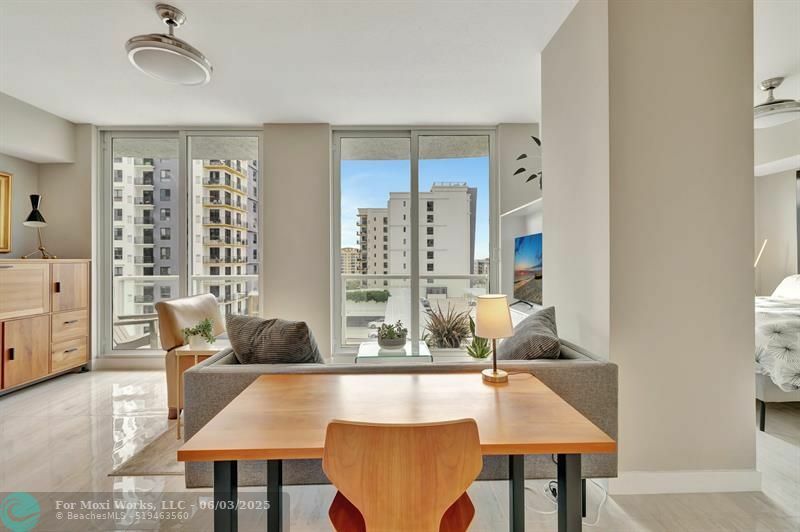 Property Photo: 315 NE 3rd Ave FL 33301