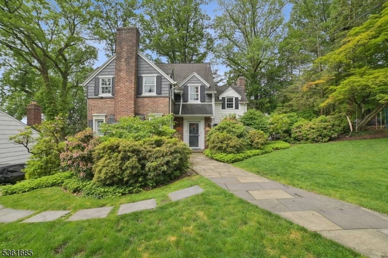 Property Photo: 20 Woodhill Dr NJ 07040