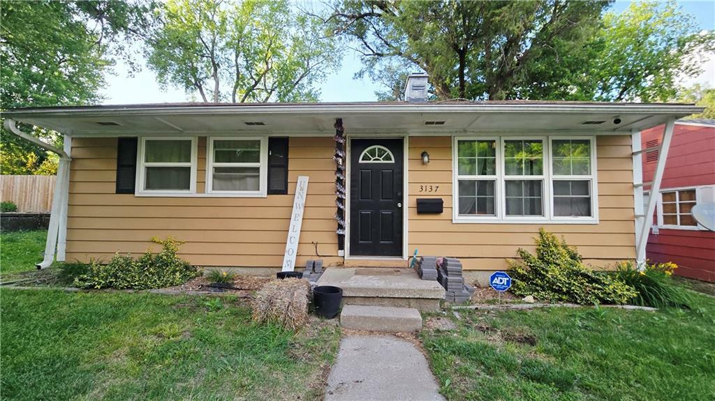 Property Photo:  3137 Hawthorne Drive  MO 64501 