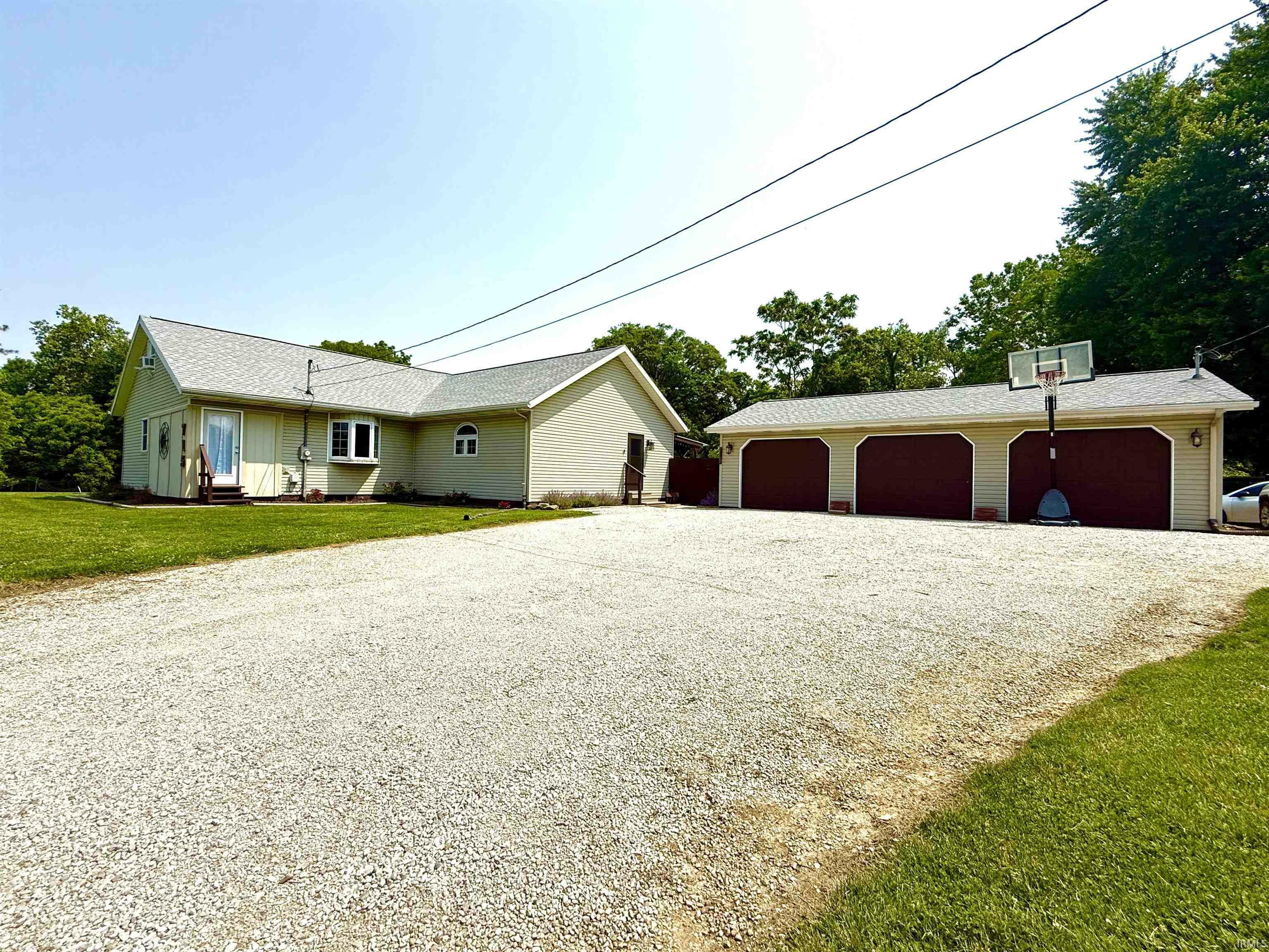 Property Photo:  715 S SR 61 Road  IN 47598 