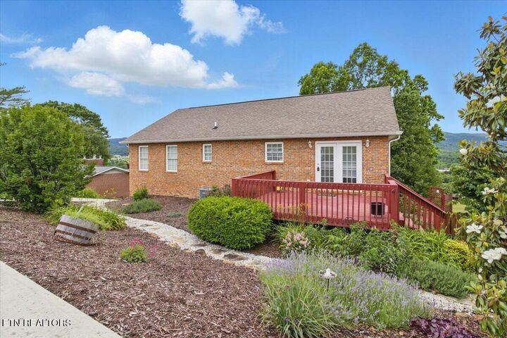 Property Photo:  262 Cresent St  TN 37752 
