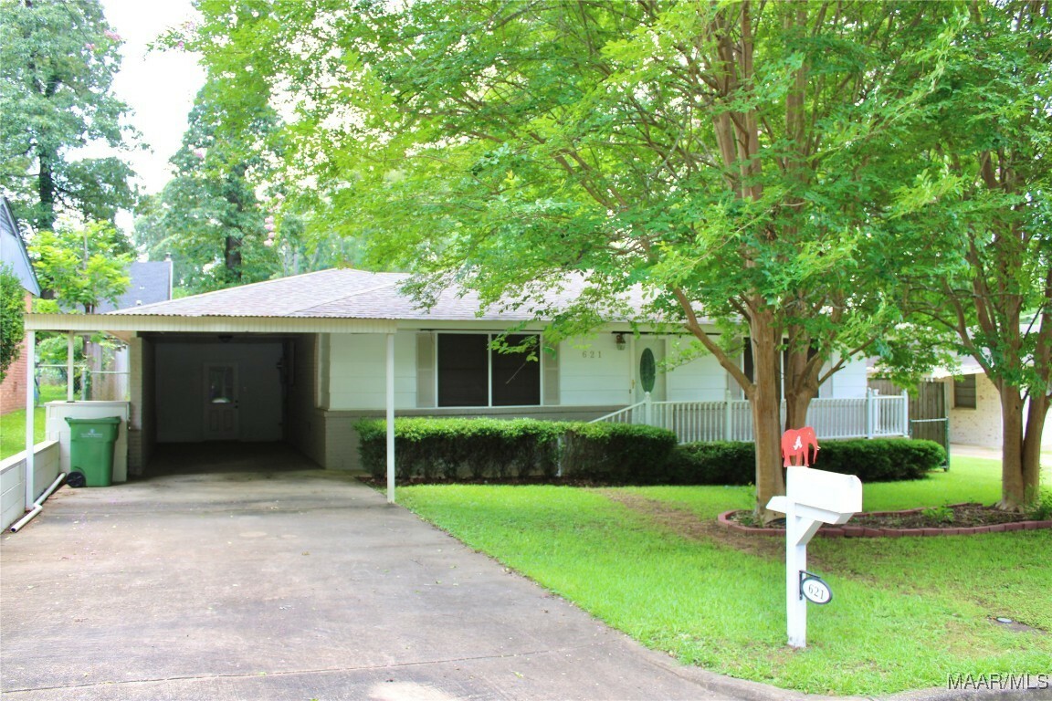 Property Photo:  621 Forest Hills Drive  AL 36109 