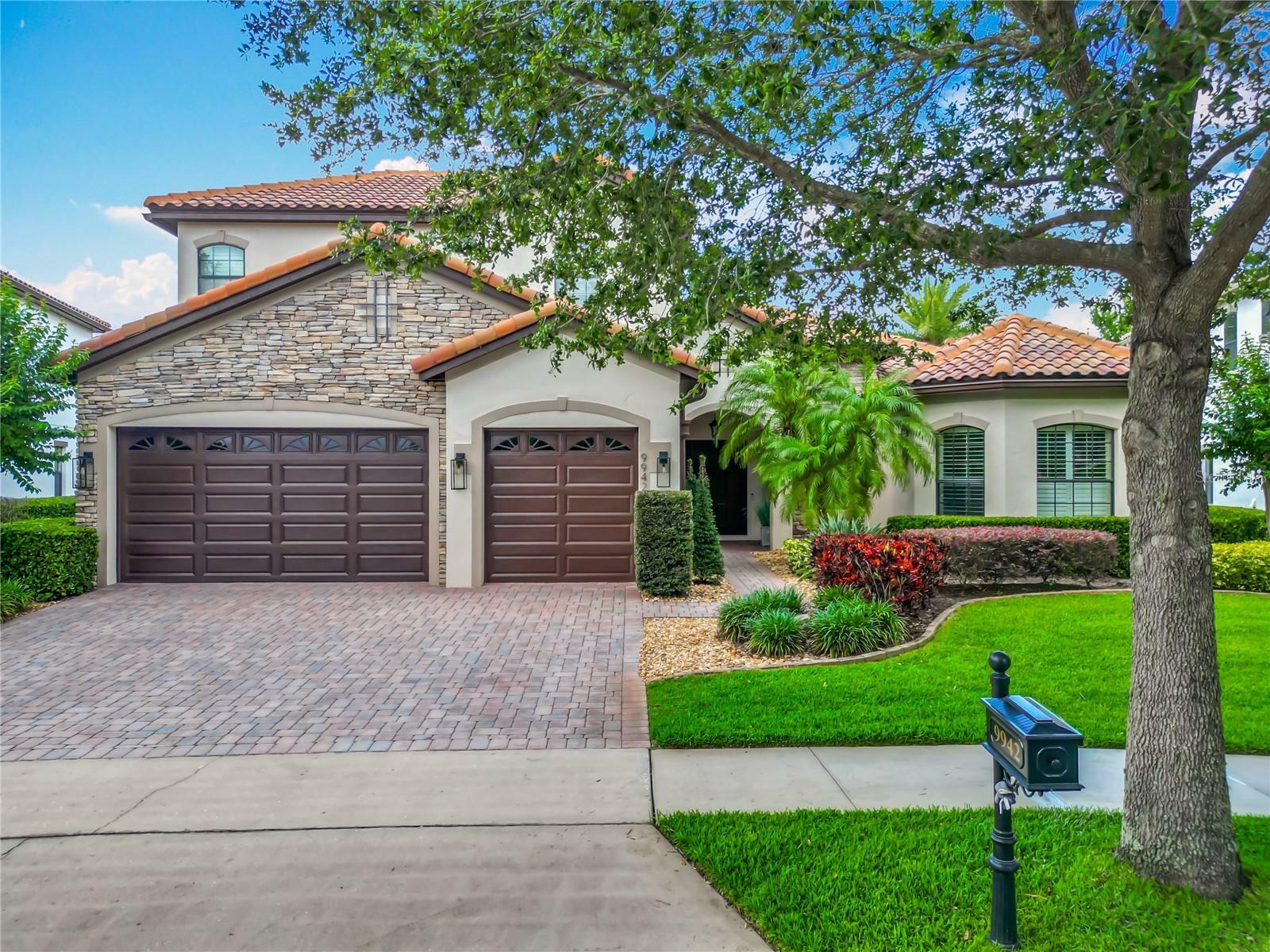 Property Photo:  9942 Hatton Circle  FL 32832 