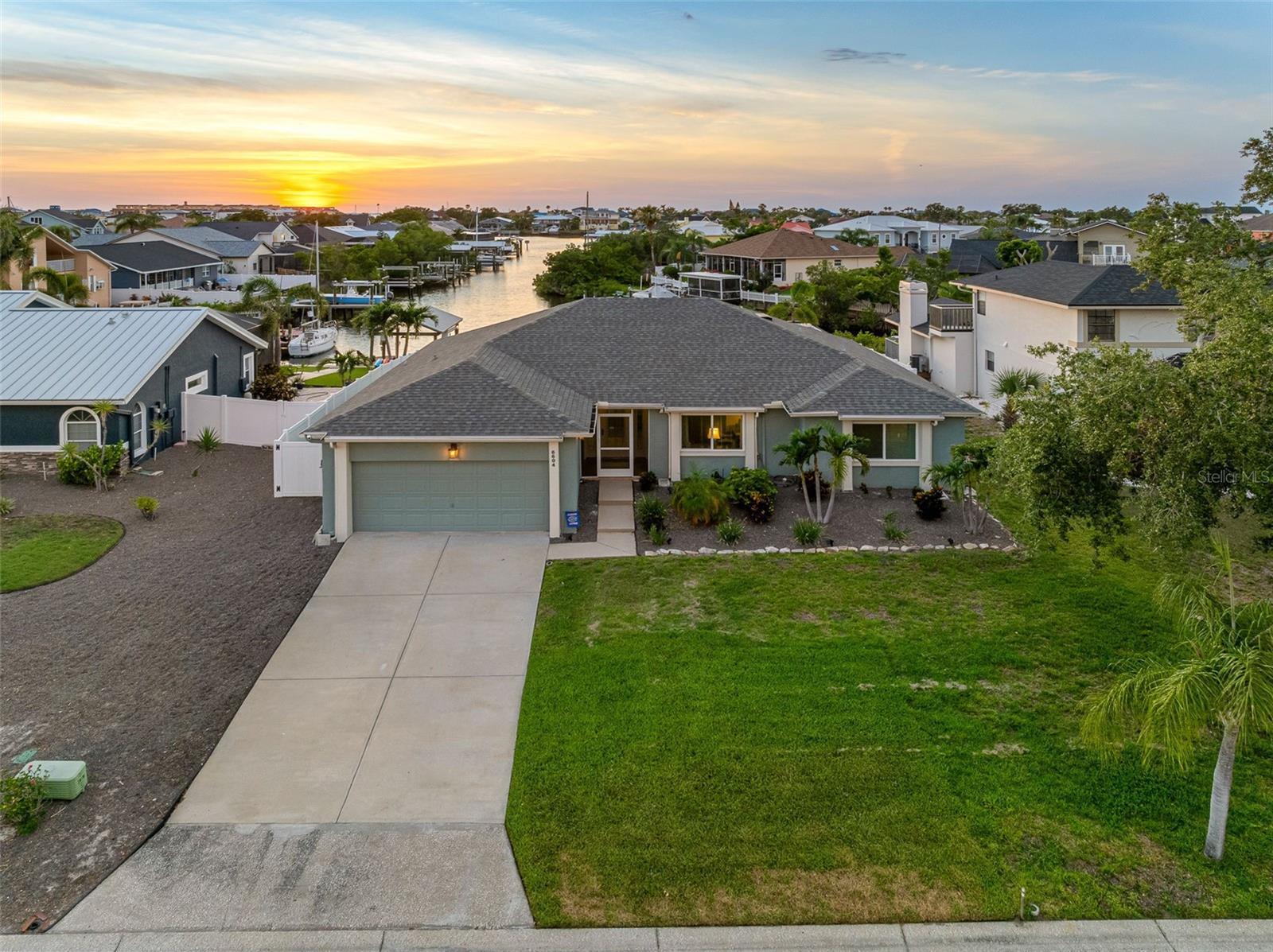 6604 Dolphin Cove Drive  Apollo Beach FL 33572 photo