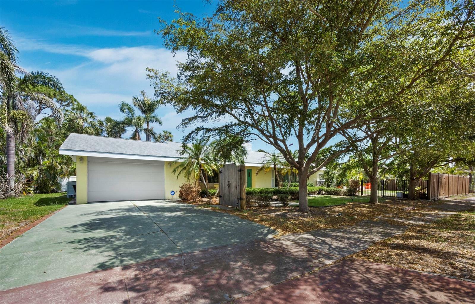 Property Photo: 335 Arthur Drive FL 34236