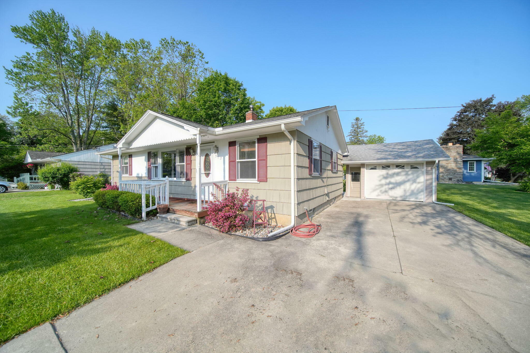 Property Photo: 312 Morgan Street MI 48158