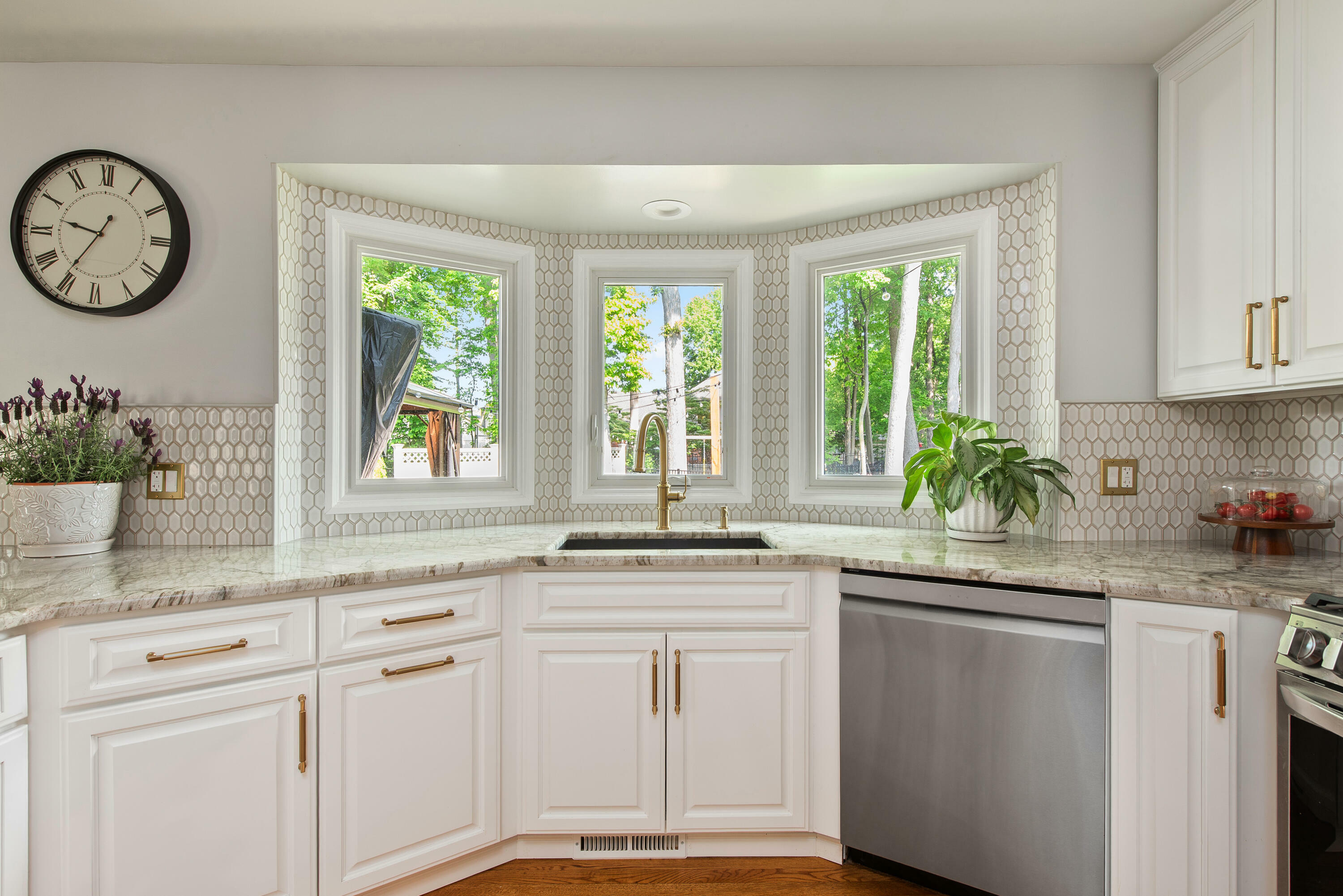 Property Photo: 53585 Oakview Drive MI 48315