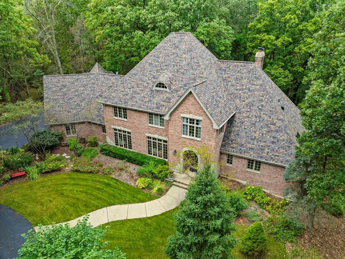 Property Photo: 38W250 Burr Road Lane IL 60175