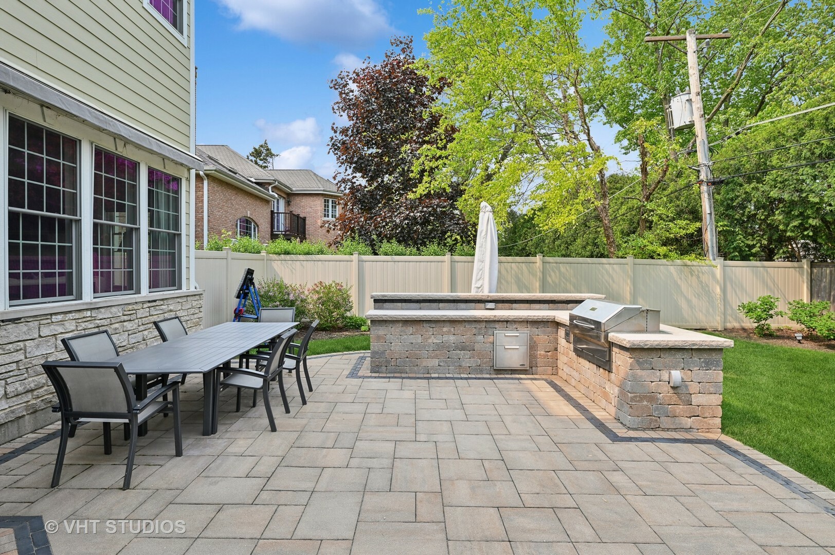Property Photo: 1819 Summerton Road IL 60062