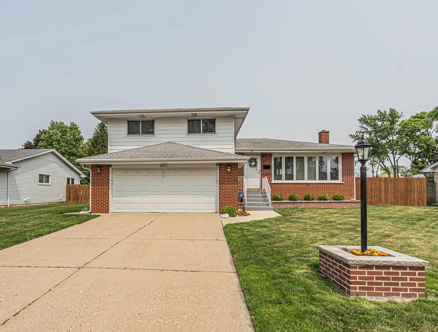 Property Photo:  851 Munroe Circle  IL 60016 