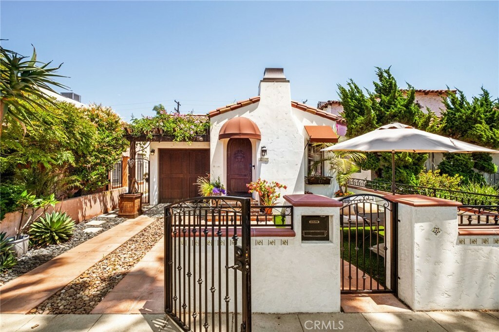 Property Photo: 158 Granada Avenue CA 90803