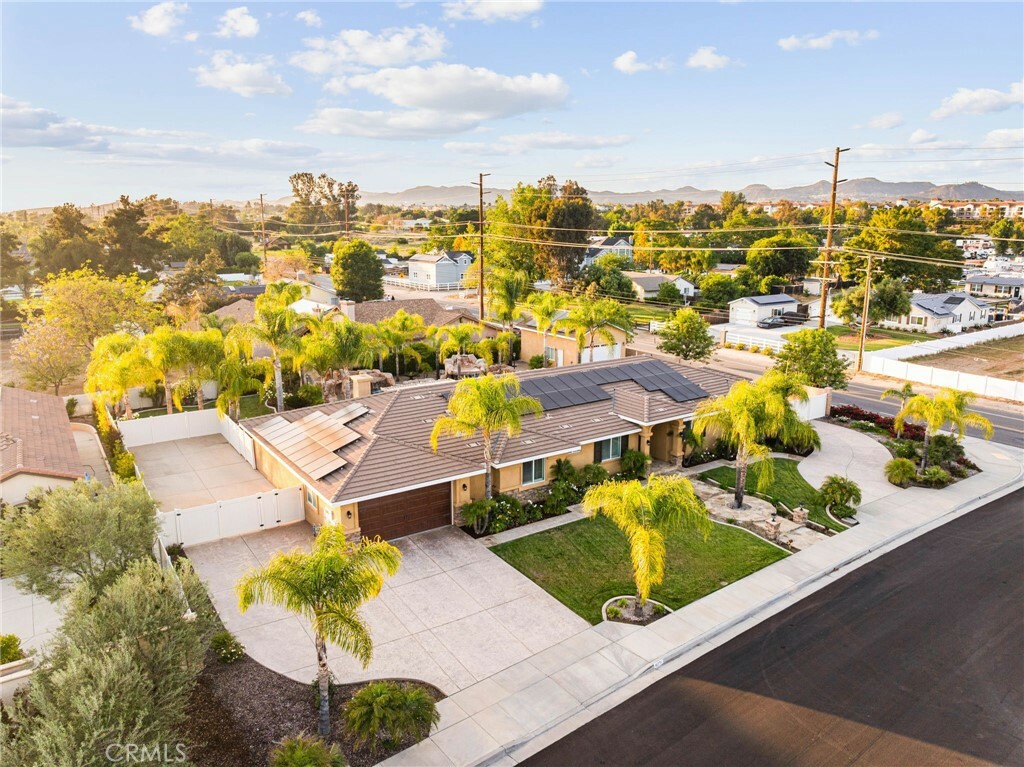 Property Photo: 41771 Aviv Court CA 92562