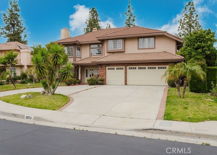 Property Photo: 18853 Beechtree Lane CA 91326