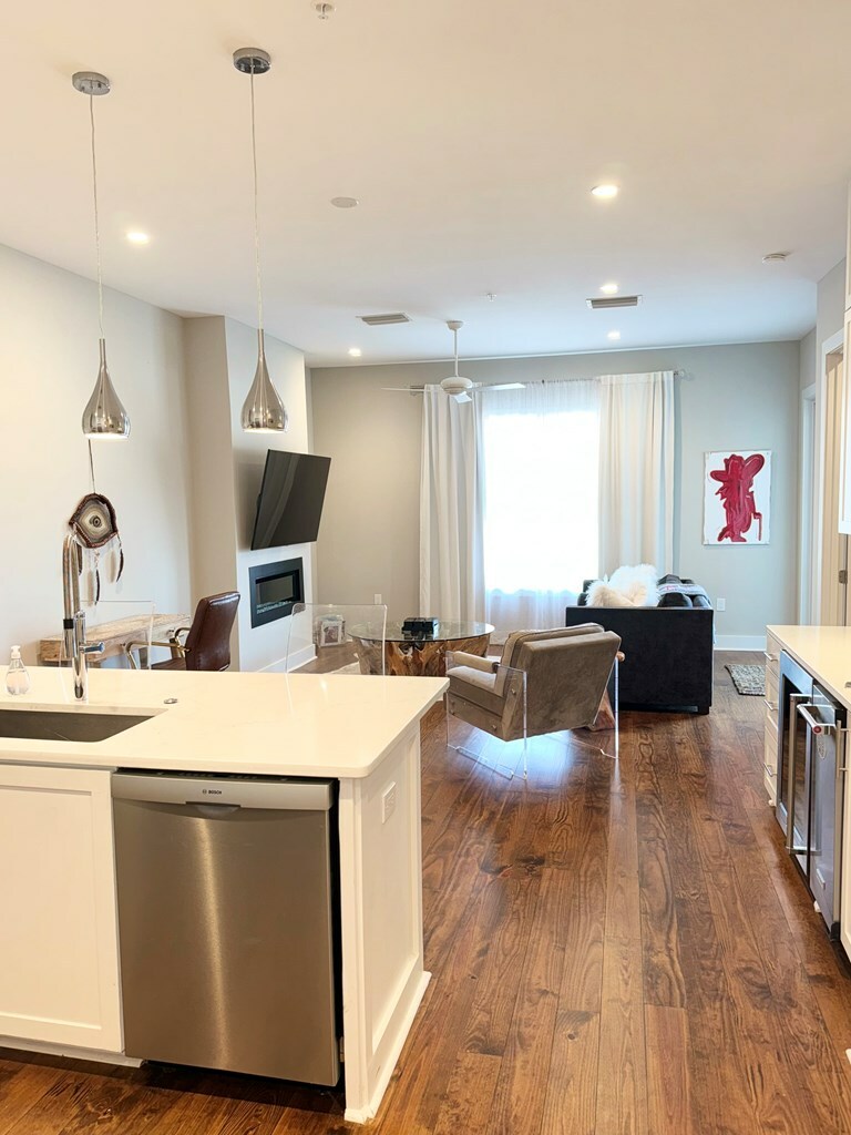 Property Photo: 303 1200 Harrison Ave MS 38655