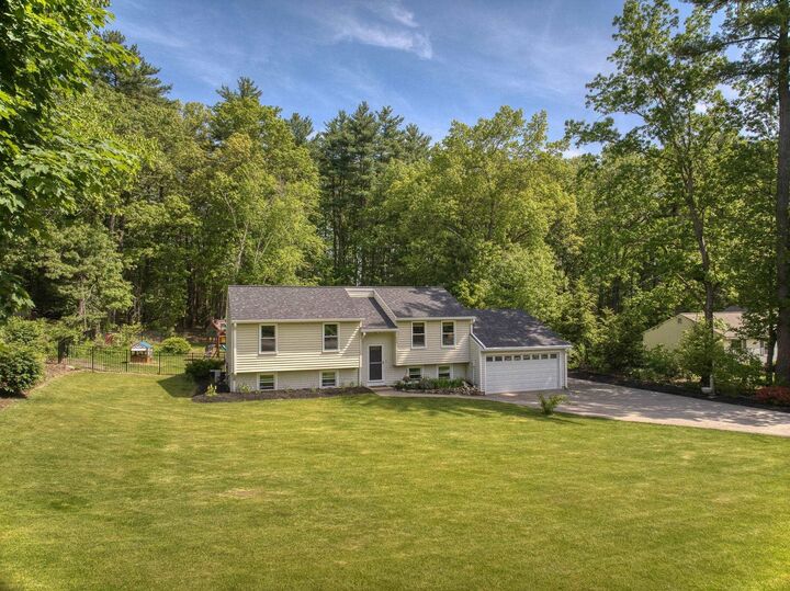 Property Photo:  62 Palomino Lane  NH 03110 