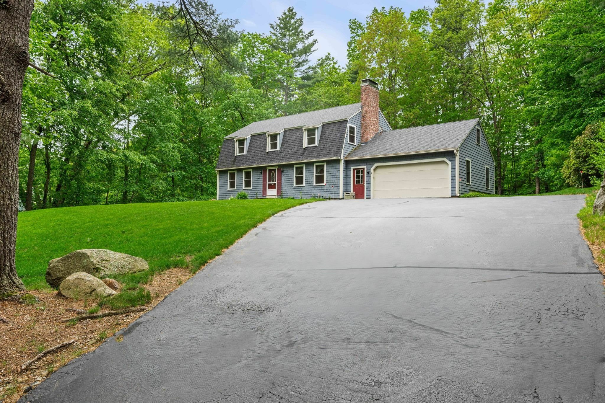 Property Photo:  9 Candlewood Drive  NH 03031 