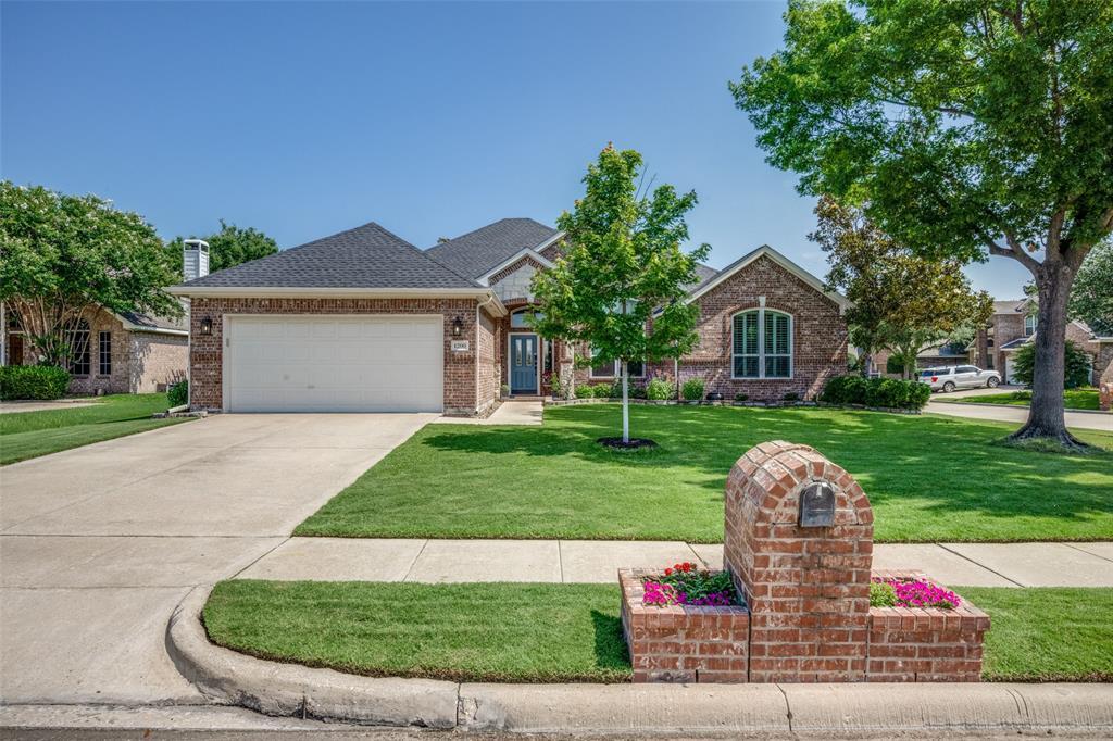 Property Photo: 1200 Stonehedge Place TX 75028