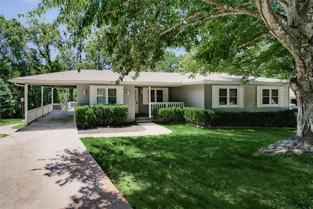 Property Photo:  5 Halifax Lane  AR 72714 