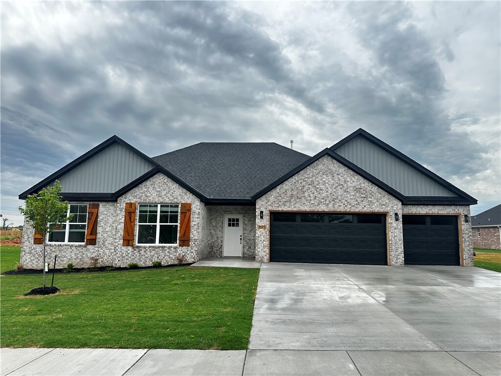 Property Photo:  7695 Teton Trail  AR 72762 
