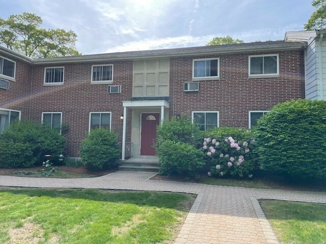 Property Photo: 50 Wilson Dr 50 MA 01702