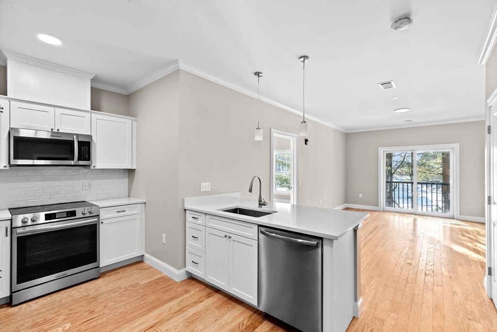 Property Photo:  485 Blue Hills Parkway 36  MA 02186 