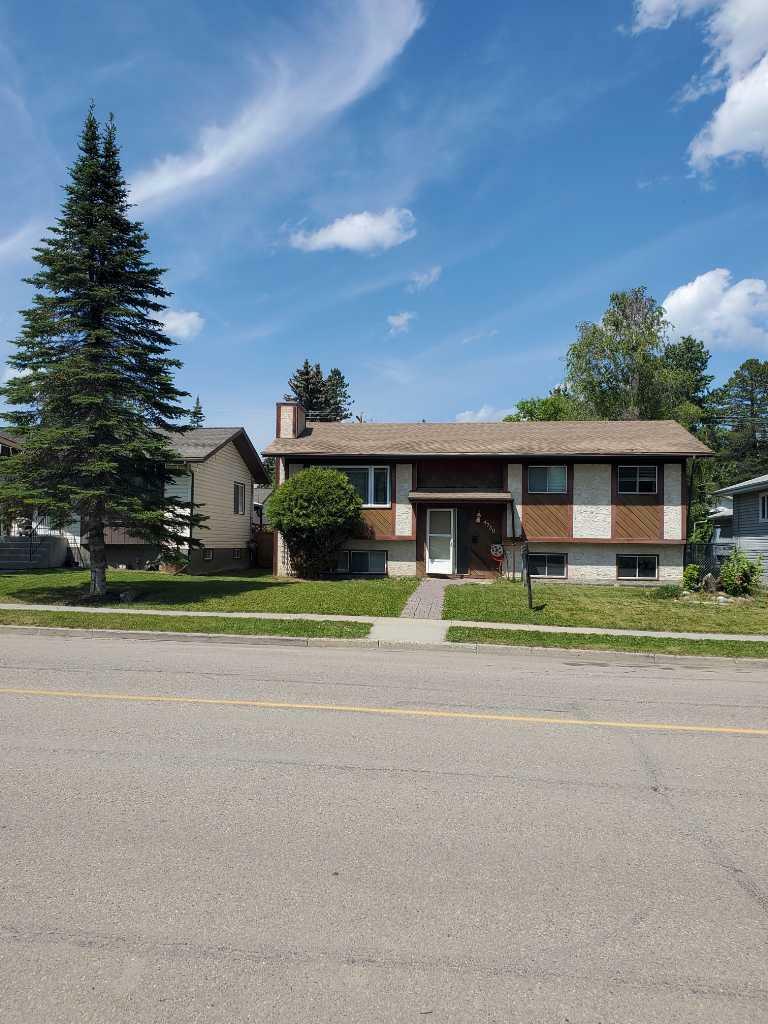 4730 9 Avenue  Edson AB T7E 1E3 photo