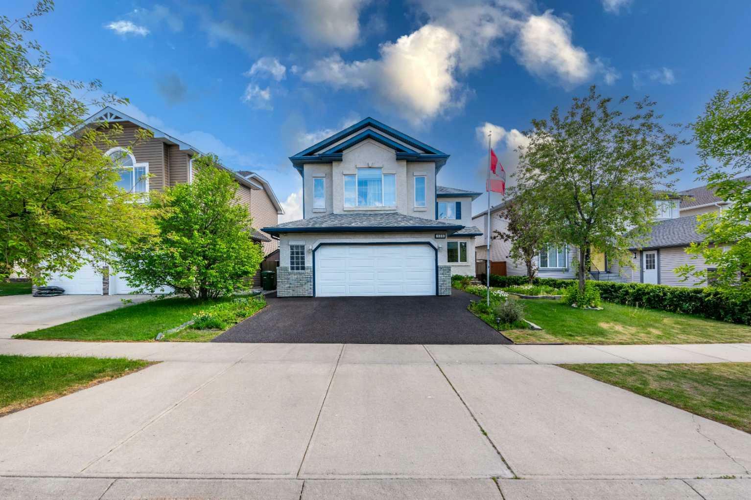 Property Photo: 520 Tanner Drive SE AB T4A 2E7
