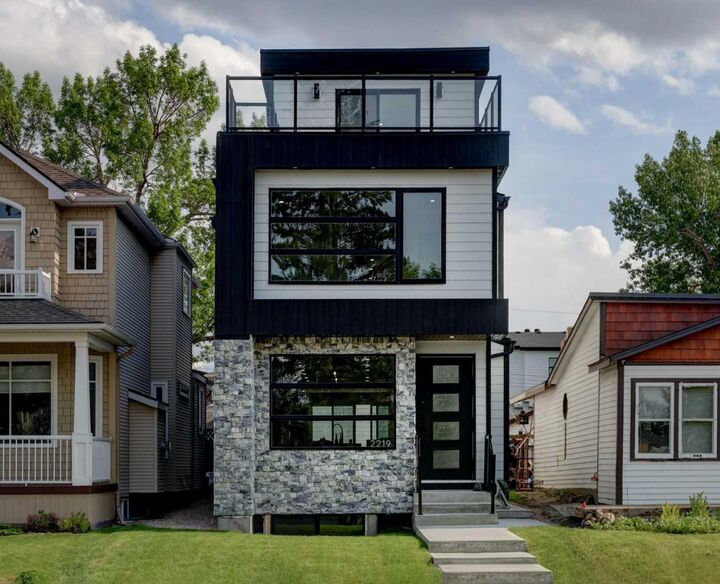 2219 29 Avenue SW  Calgary AB T2T 1N8 photo
